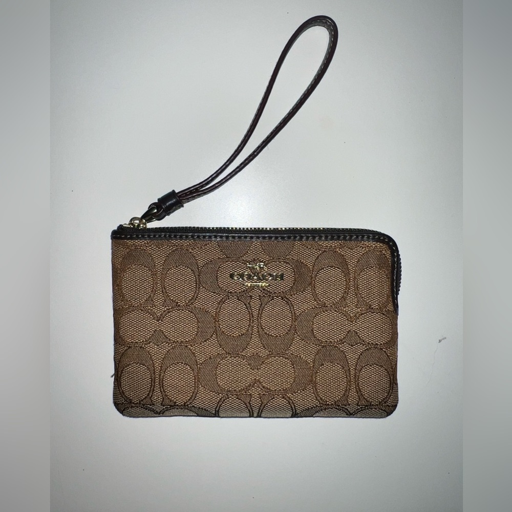 Coach signature jacquard corner zip wrislet